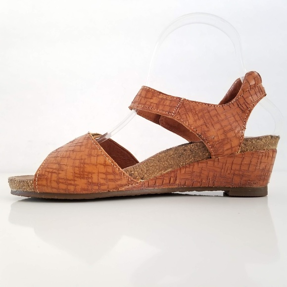 Taos Score Brown Wedge Strap Sandal Open Toe Shoes - Picture 3 of 12